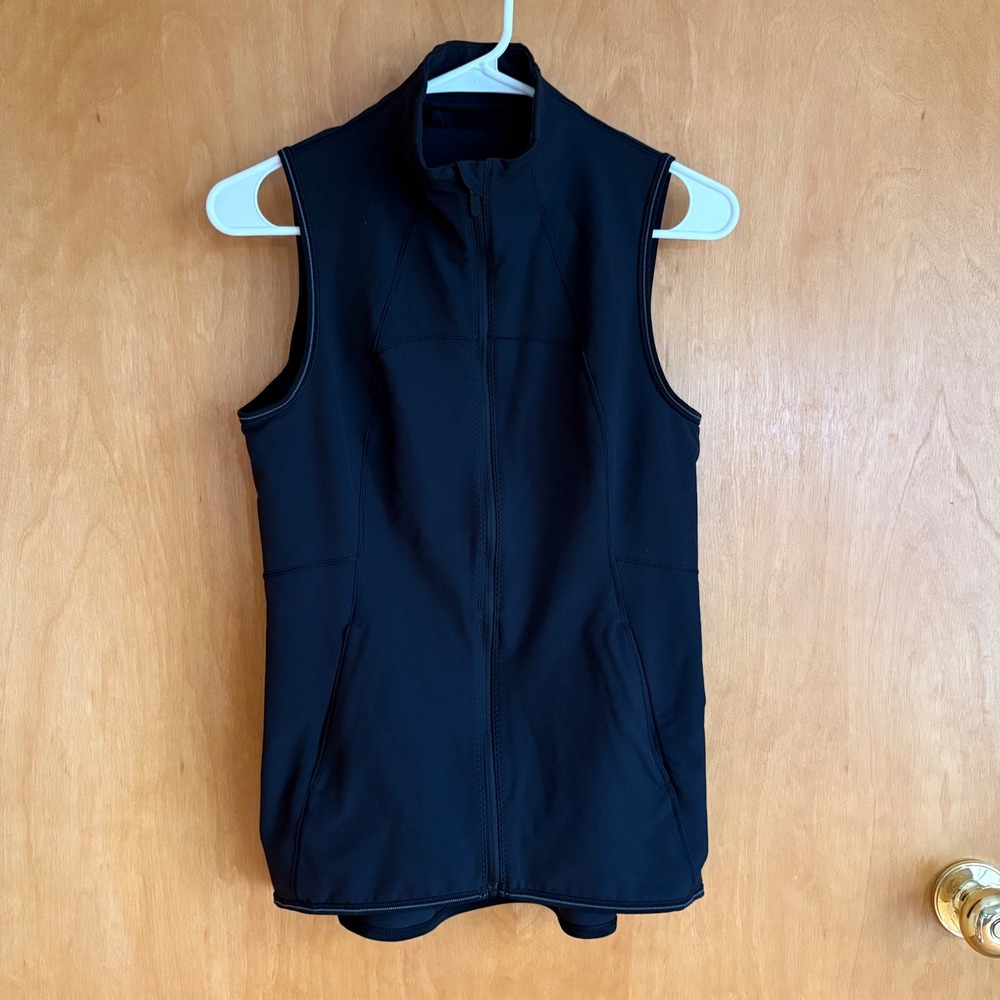Lululemon Full Zip Running Vest Womens 4 Black Reflective‎ Trim Peplum Back